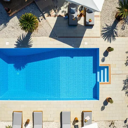 Amberturtle Design With Private Pool فيلة