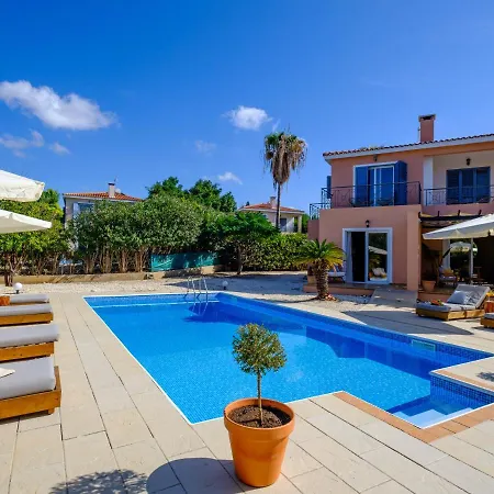 Amberturtle Design With Private Pool Villa Peyia