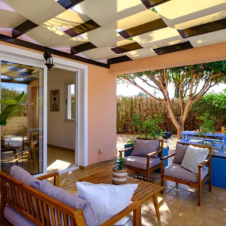 Amberturtle Design With Private Pool