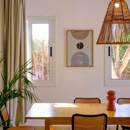Amberturtle Design With Private Pool Peyia