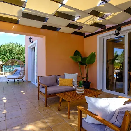 Amberturtle Design With Private Pool Villa Peyia
